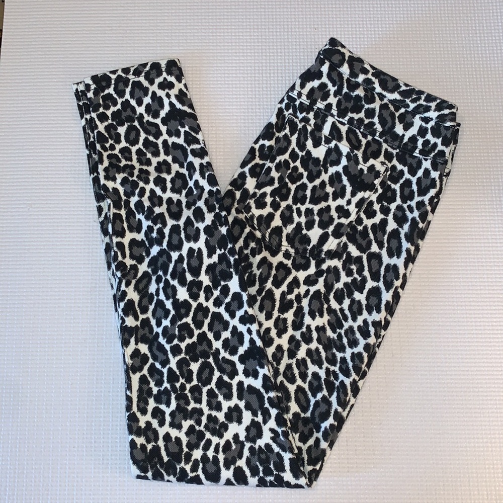 M Hue Snow Leopard Original Jean Patterned Leggings
